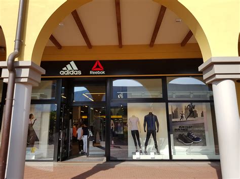 adidas outlet store castel guelfo di bologna
